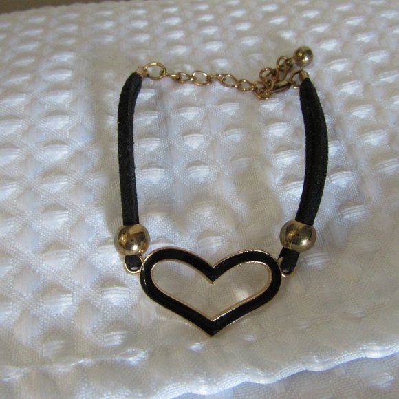 Heart Bracelet- Add to a item mentioned 4 for $20.00 - Picture 4 of 9